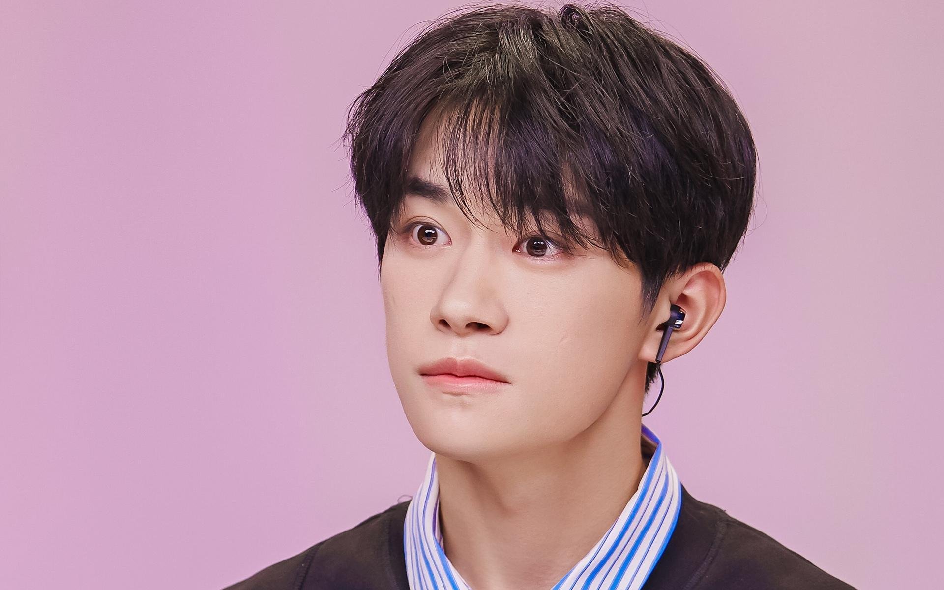 震撼电竞解说直播间播放量破纪录,电竞解说在现场