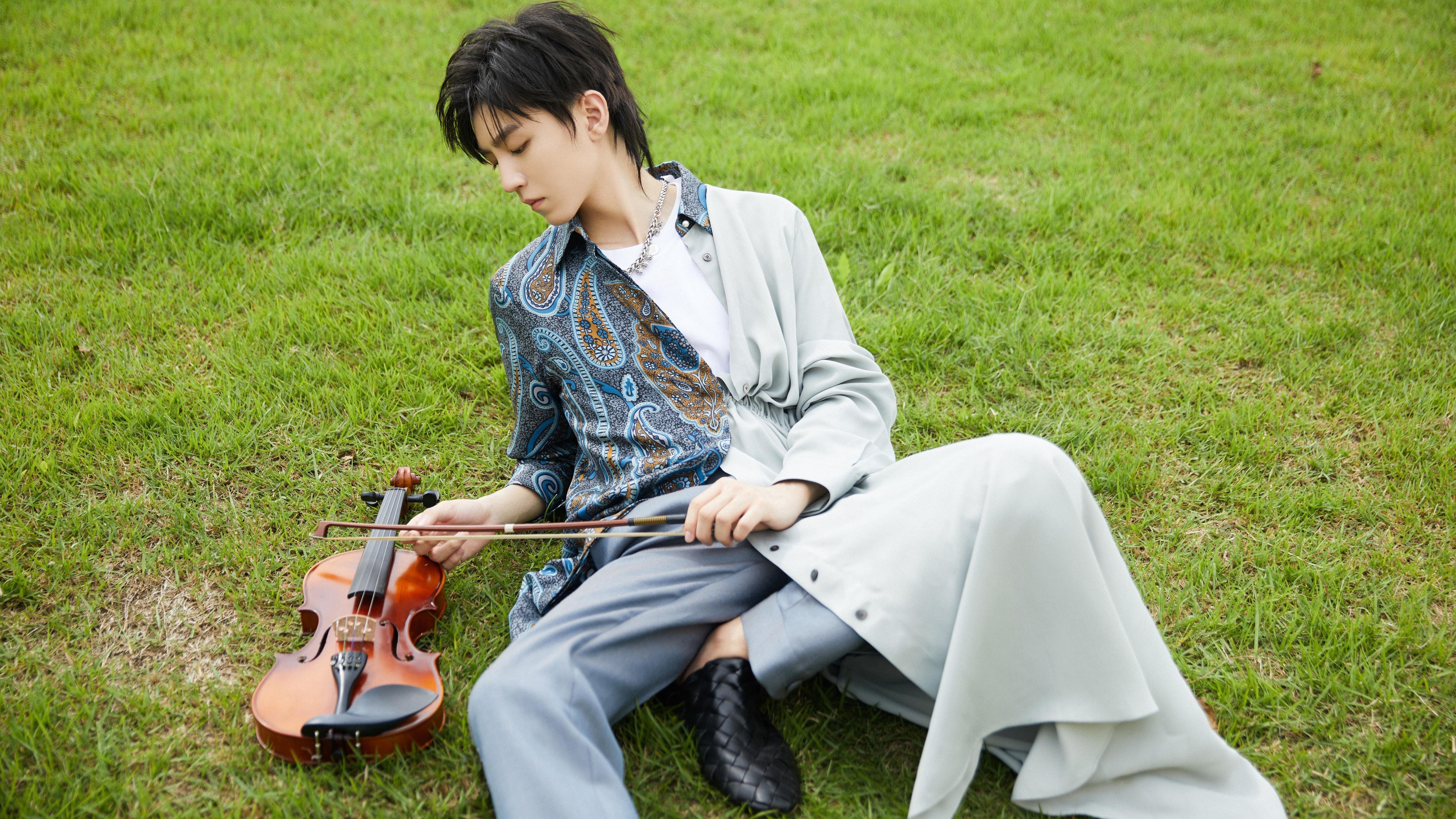 九游娱乐(jiuyou)官方网站-西甲裁判指令语言对比赛中球队反应速度的潜在干扰分析，中甲裁判争议判罚引冲突