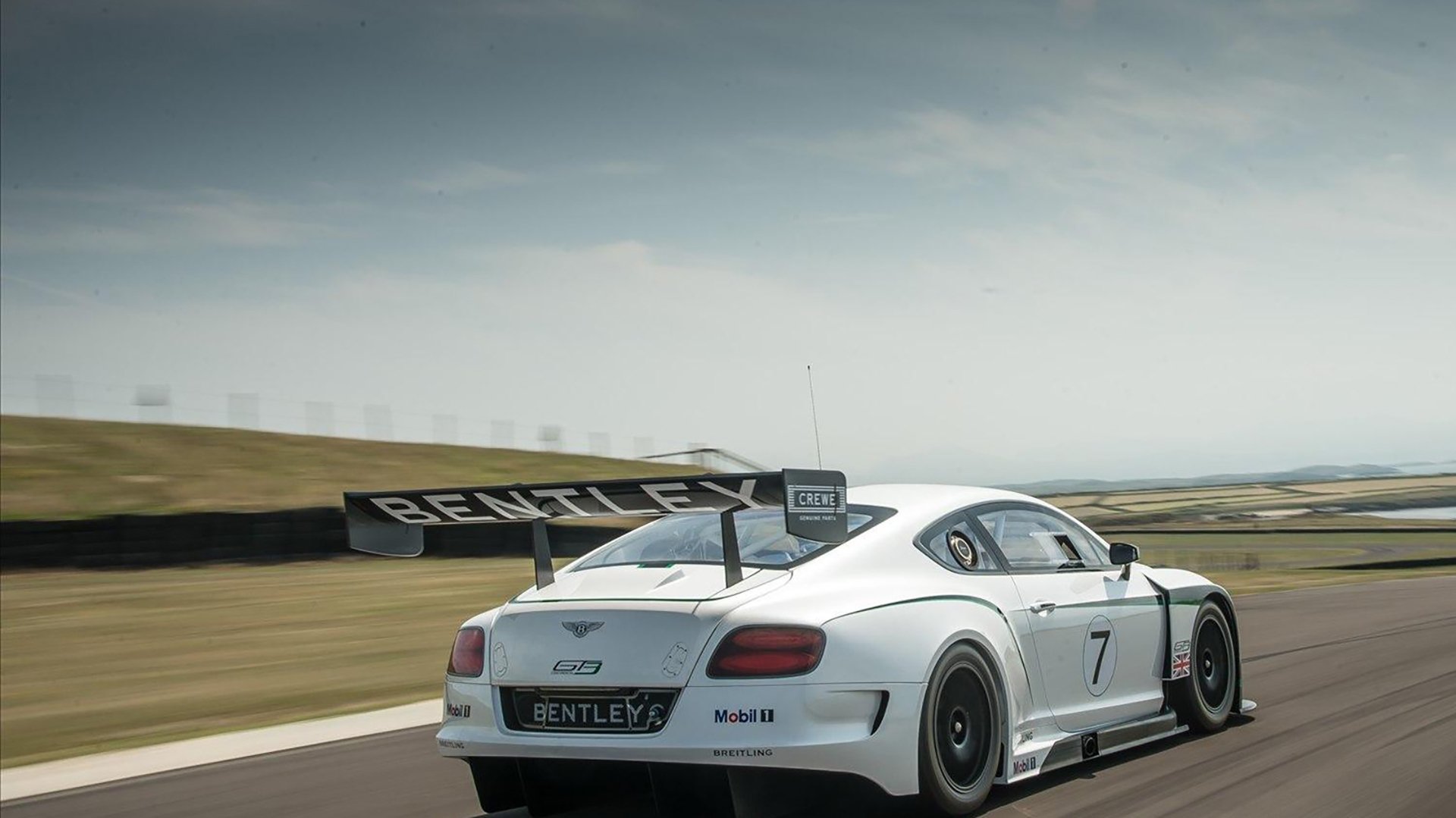 九游娱乐(jiuyou)官方网站-德甲攻防决战：每一次争夺都令人屏息，德甲防守