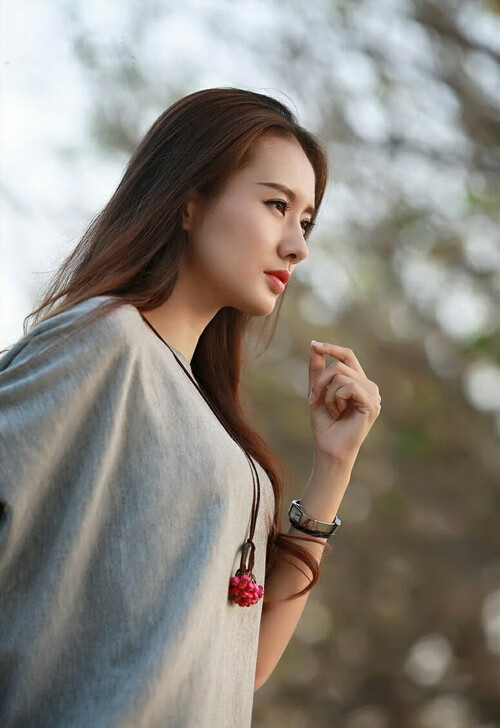 斯密斯：他精准的长传与小范围传球使全黑队战术更加多样化，斯密斯健身